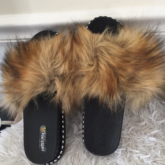 Fur Story Furry Fuzzy Slippers - Picture 3 of 12